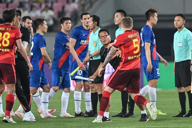 名记：不认为独行侠会白白买断克莱 若被买断其去热火可能是底薪